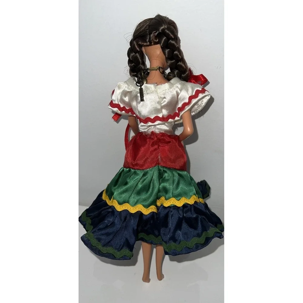 (..3)1993 Mattel Festiva Barbie Teresa doll, a collectible fashion doll